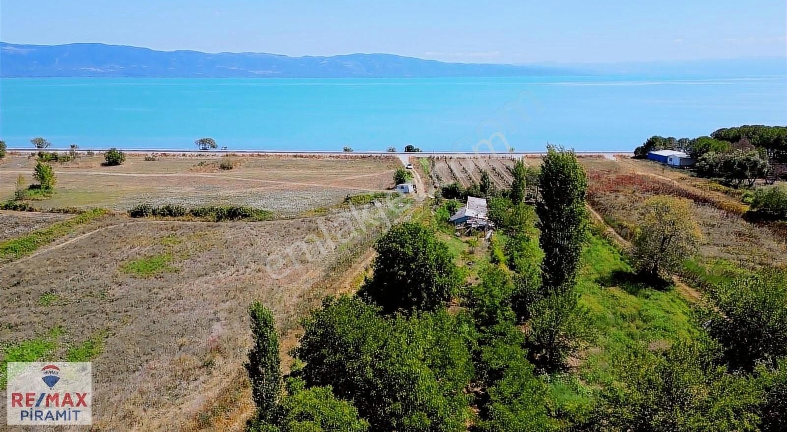 Orhangazi Akharem Satılık Tarla İznik Gölü Cepheli - Yol - Su - Elektriği Olan Tarla...