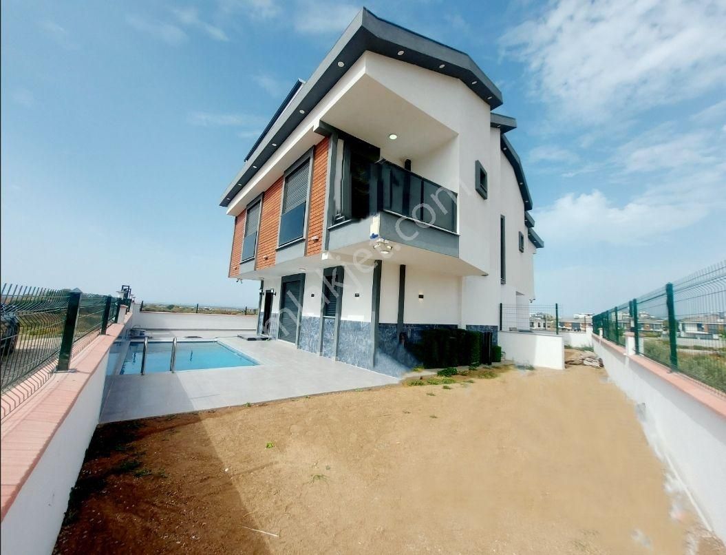 Hisar Mahallesinin En Geniş 4+1 Havuzlu Akıllı Villası - Görsel 2