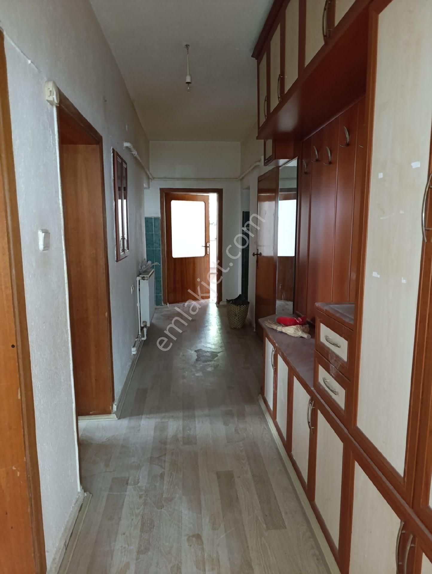 Isparta Merkez Davraz Kiralık Daire Davraz Mahallesinde 3+1 Doğalgazlı Müstakil Ev