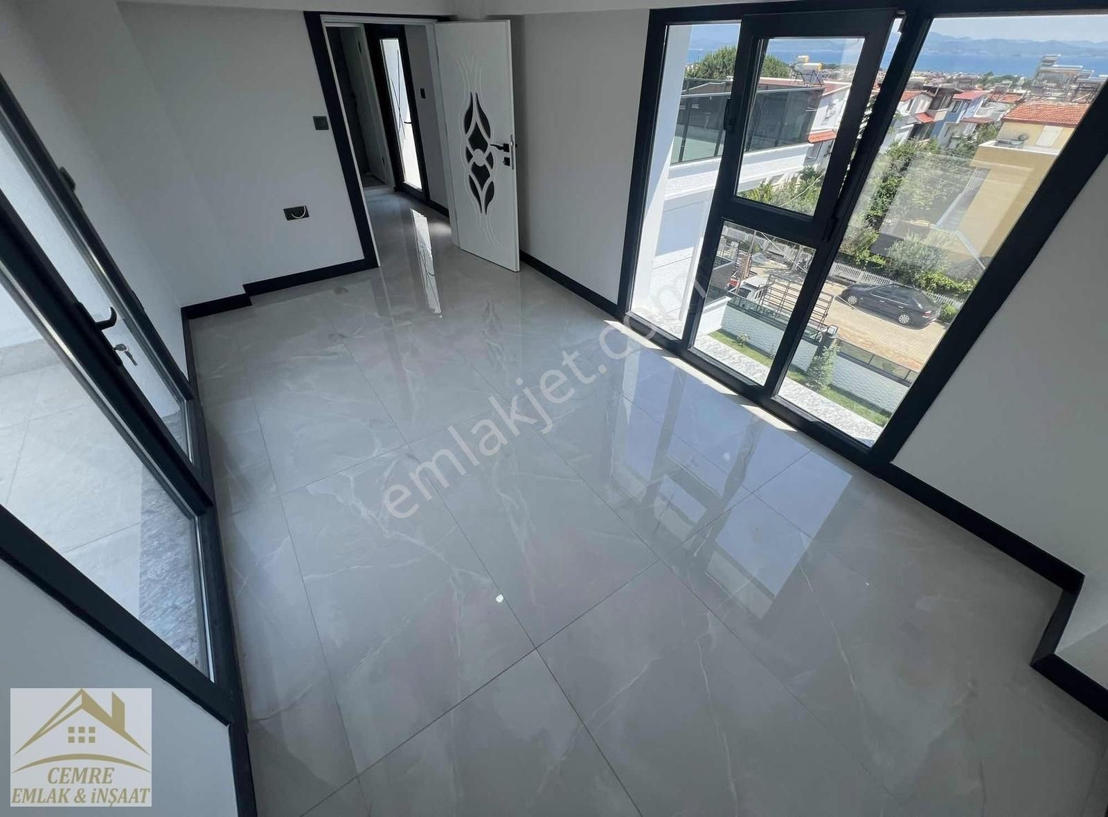 Cemre Emlaktan Satılık Deniz Ve Kazdağları Manzaralı Villa - Görsel 26