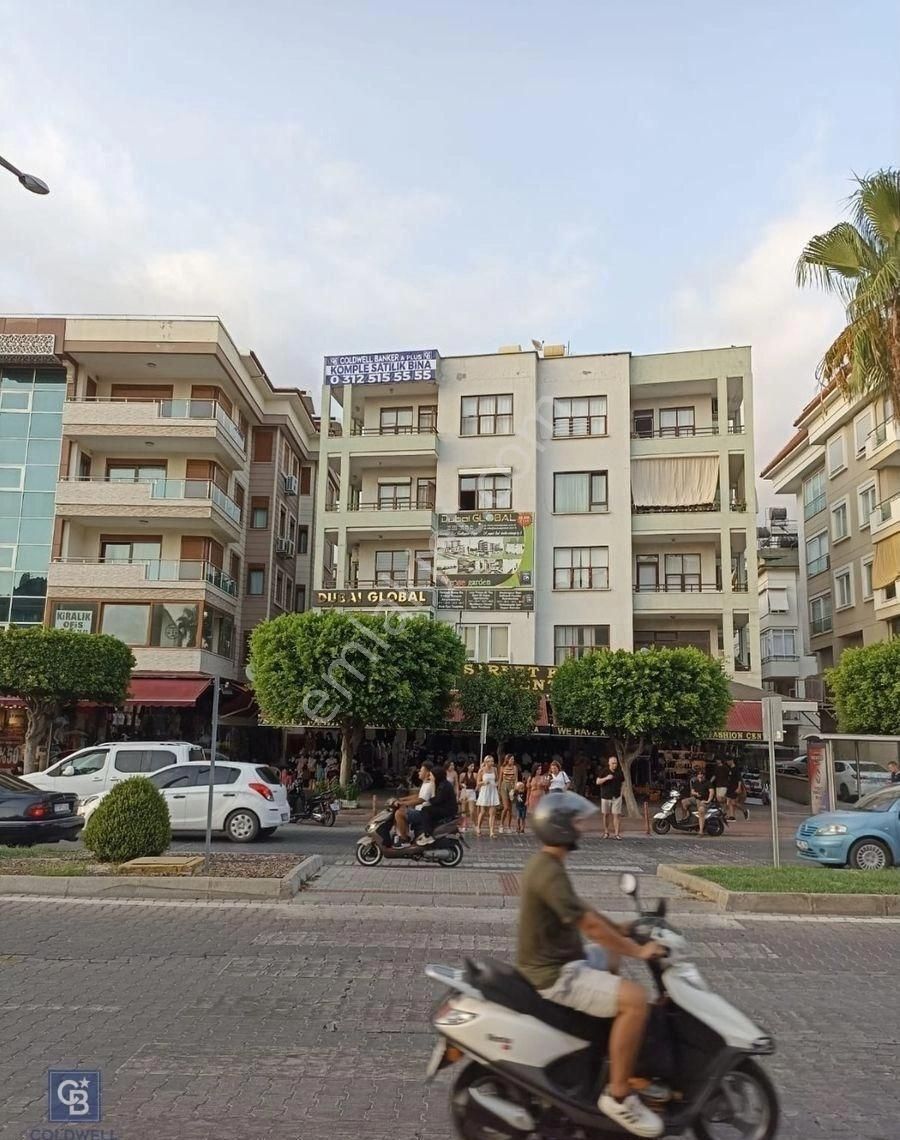 Alanya Saray Satılık Bina Alanya'nın Kalbi Atatürk Caddesi'nde Komple Satılık Bina