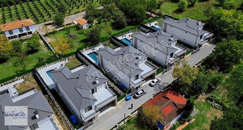 Kartepe Suadiye Satılık Villa Anka Real Estate / Kartepe'de Muhteşem Havuzlu Sıfır Lüks Villa