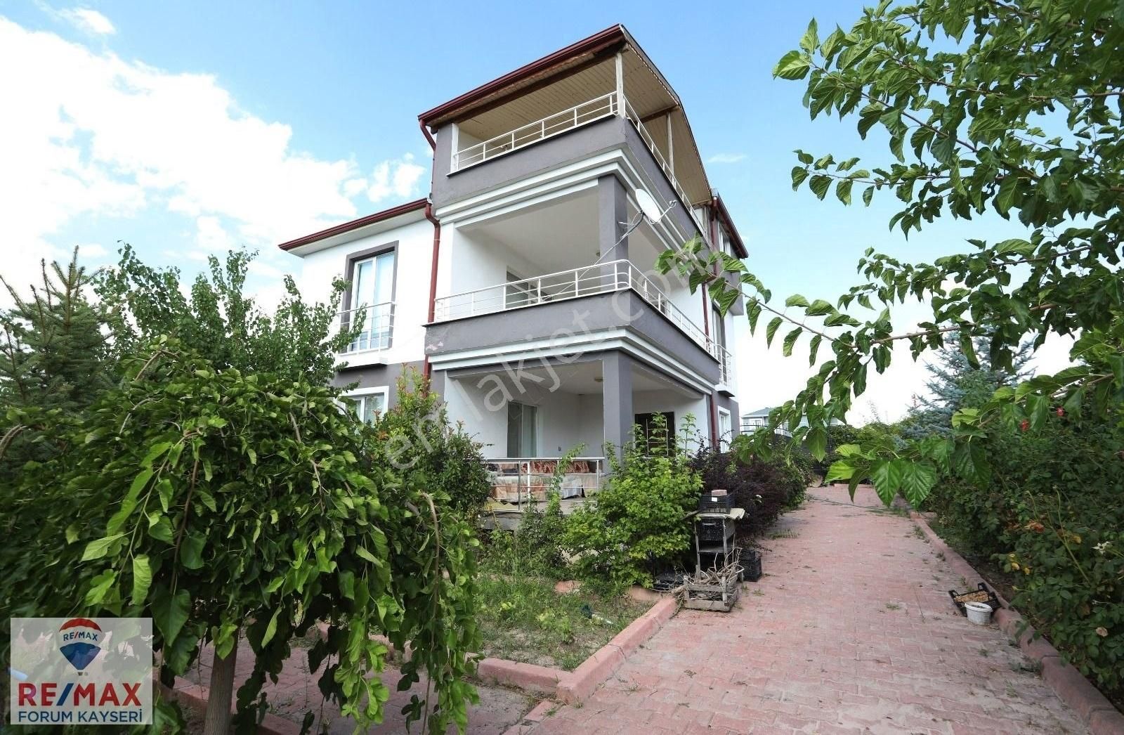 Kocasinan Barsama Satılık Villa BARSAMA DA SATILIK 1500 M2 ARSALI 300 M2 VİLLA 4. OSB KARŞISI