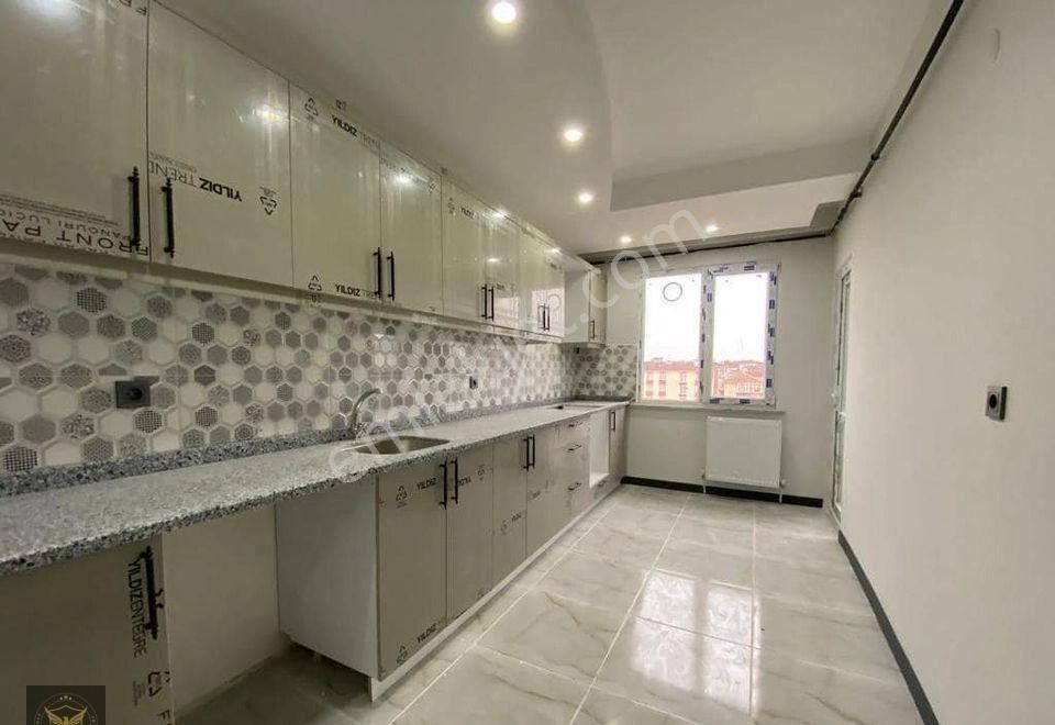 Beylikdüzü Cumhuriyet Satılık Daire ŞAHİN İNŞAAT'TAN GÜVENLİK SİTEİÇİ METROBUSE YAKIN 2+1 ARA KAT DAİRE