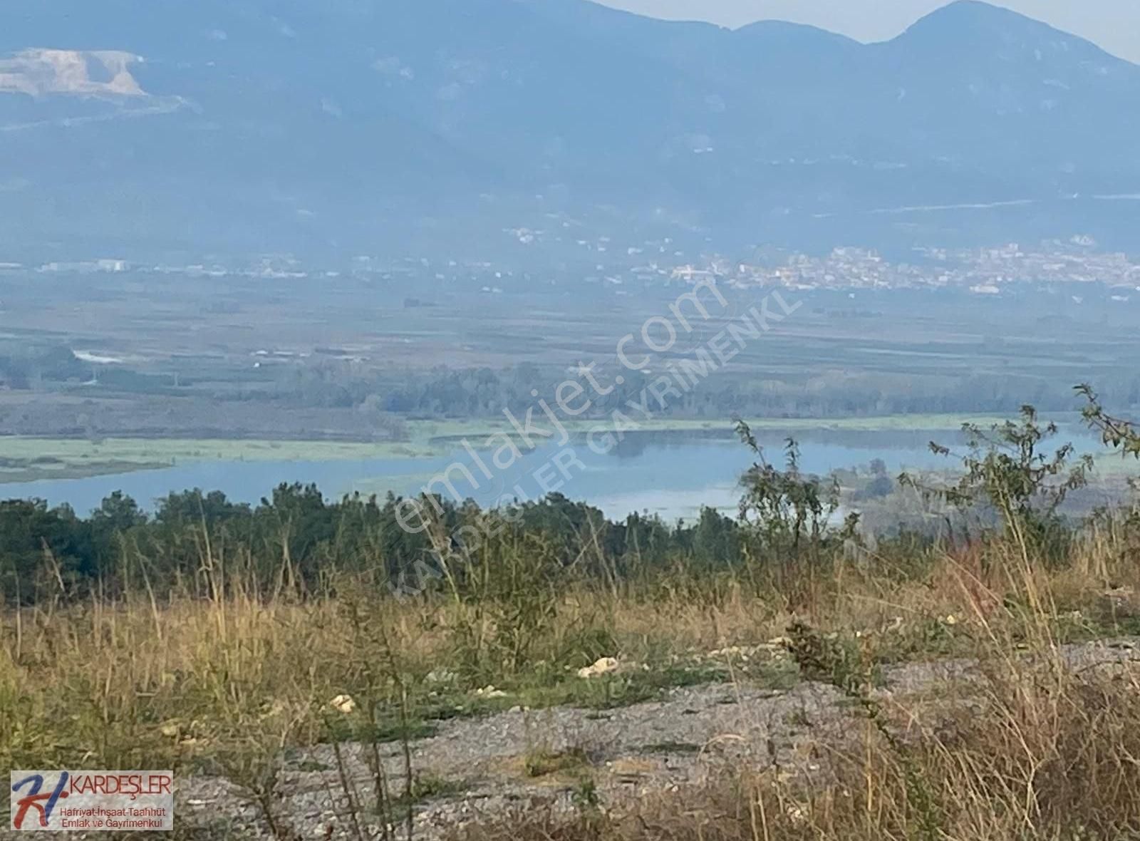 Geyve Kozan Satılık Tarla Geyve Kozan Mah.panaromik Manzaralı 85,000m2 Badem Bahçesi