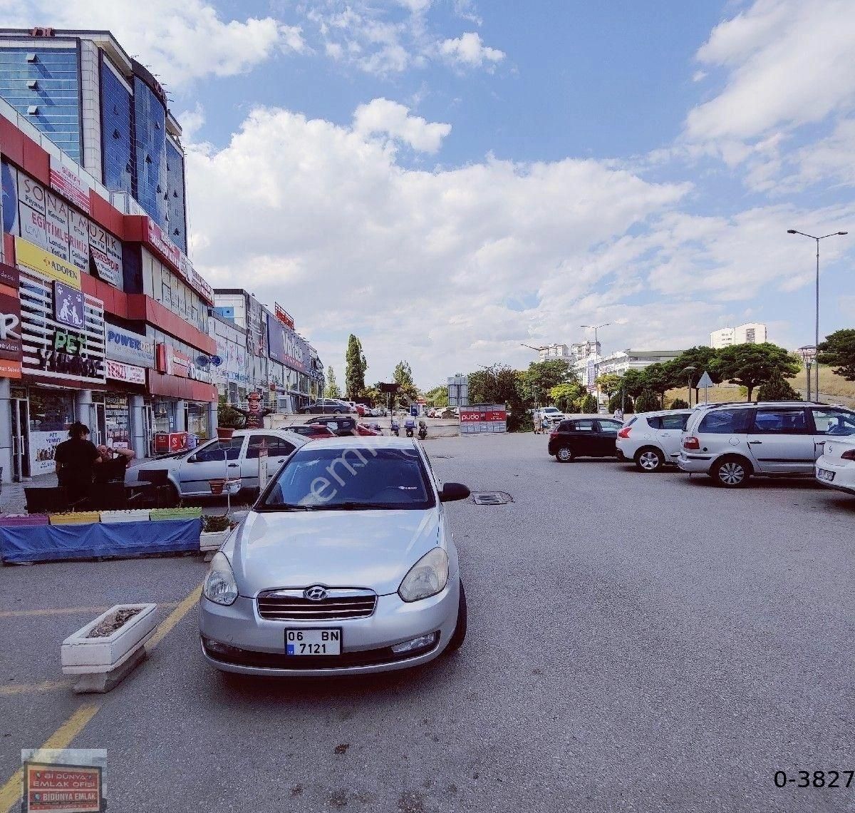 Muhteşem Bir Konuma Sahip Eryaman Galirai İş Merkezi İçinde Satılık Dükkan 40 M2 - Görsel 22