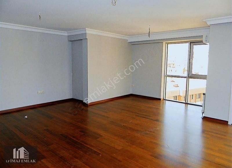 Kadıköy Erenköy Satılık Daire ERENKÖY CADDEYE YAKIN YENİ 4+1 190 m2 HAVUZ GÜVENLİK FİTNESS