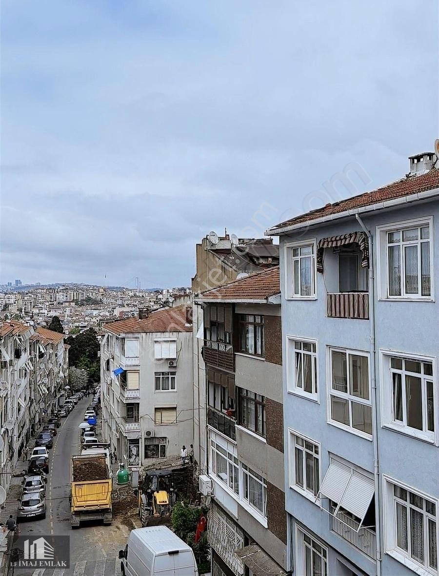 Üsküdar Ahmediye Satılık Daire ÜSKÜDAR ÇARŞIDA 2+1 90 m2 KATTA TAMAMI YAPILI BALKONLU