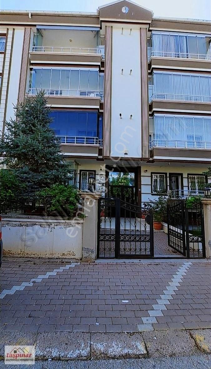 Aksaray Merkez Coğlaki Satılık Daire Coğlaki Mahallesinde Satılık Ara Kat 3+1 Daire