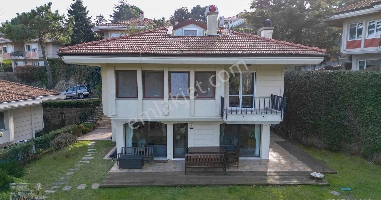 Sarıyer Rumeli Kavağı Satılık Villa Sarıyer'de prestijli Yeni Dostlar Sitesinde   6+2   satılık villa