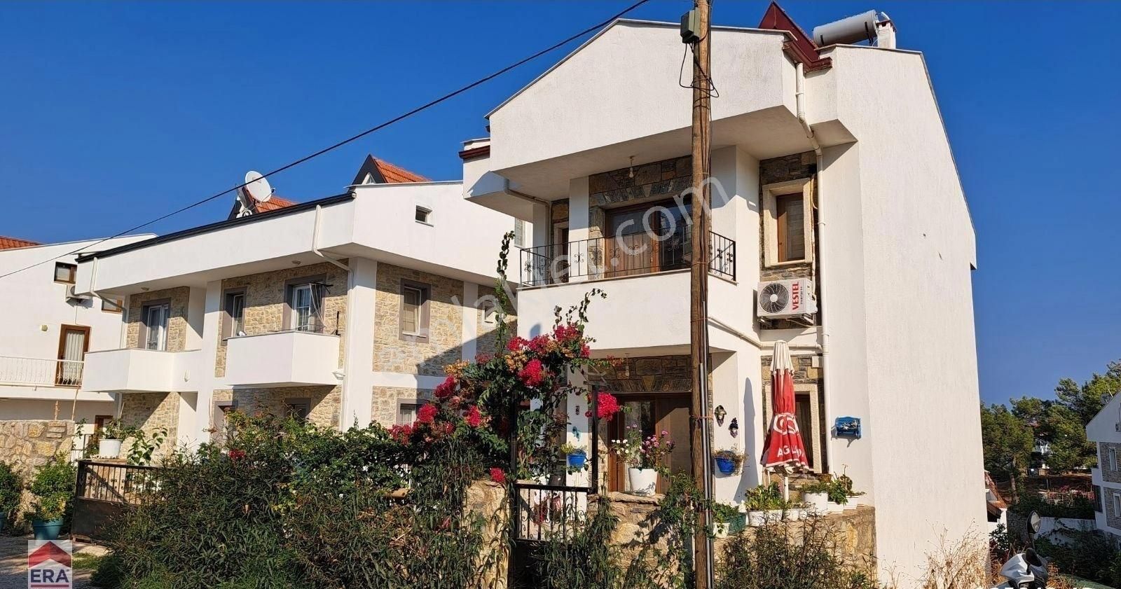 Datça'da Satılık 140m² Deniz Manzaralı Bahçeli 3+2 Tripleks Ev