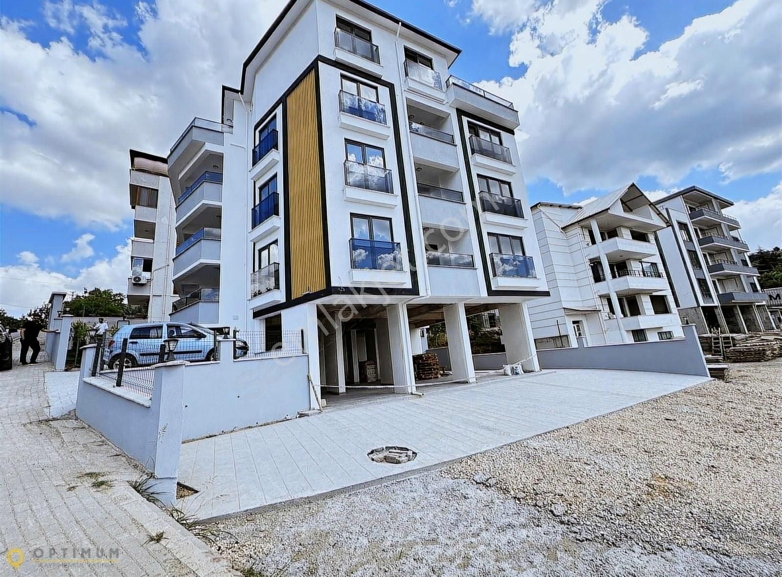 Başiskele Fatih Satılık Daire OPTİMUM GY'den 2+1 90 m2 ULTRA SAĞLAM GENİŞ SALONLU ARAKAT DAİRE