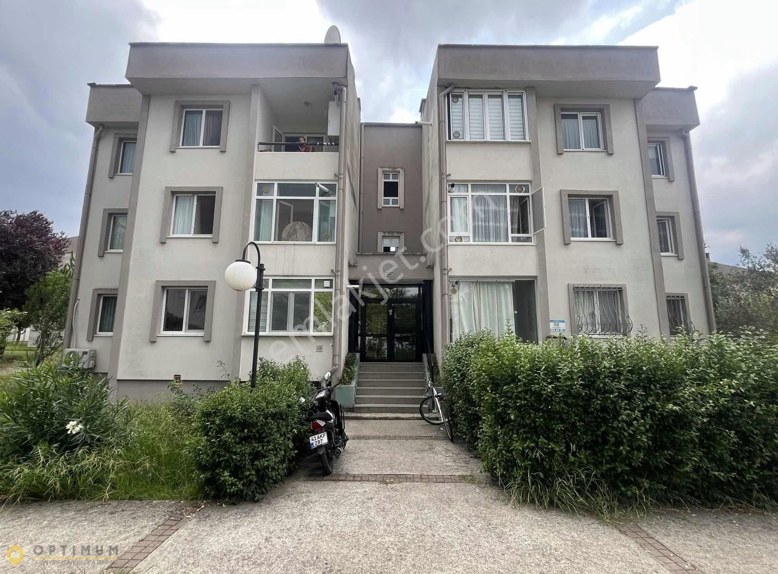 Kartepe Ataşehir Satılık Daire KARTEPE ATAKENT KONUTLARIN DA İÇİ YAPILI 3+1 ARA KAT DAİRE