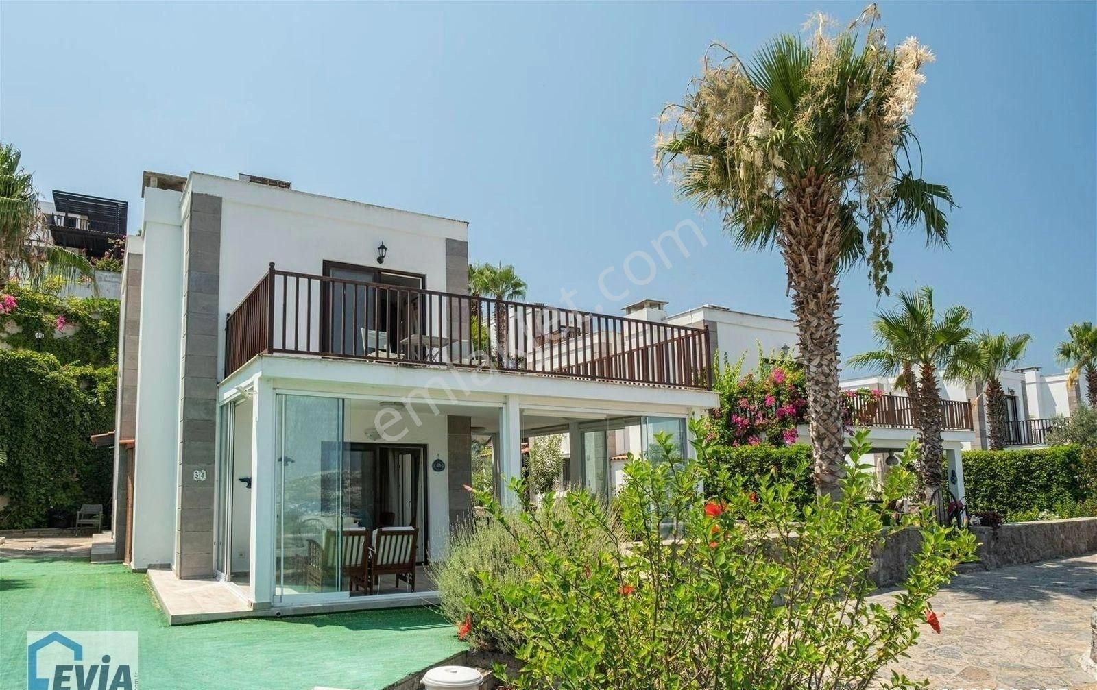 Bodrum Gündoğan Satılık Villa Bodrum Gündoğan'da Deniz Manzaralı Site içinde Satılık 4+1 Villa