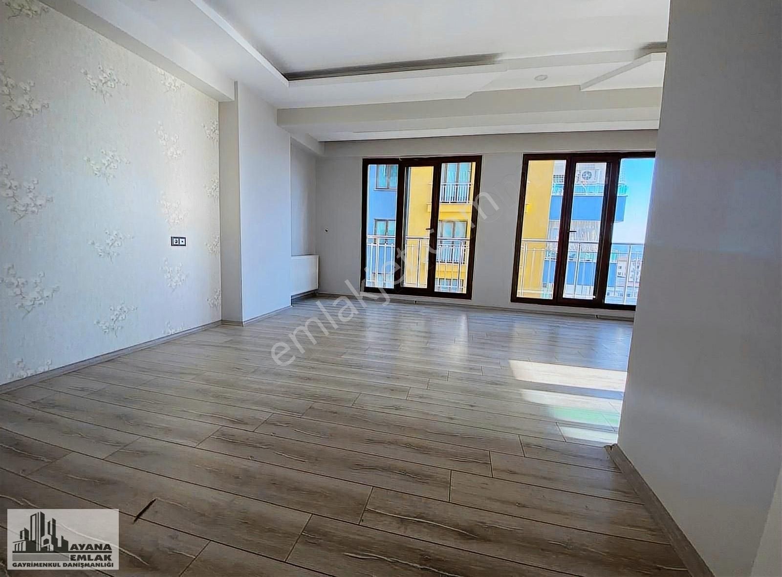 Siirt Merkez Yeni Kiralık Daire ÇÖZÜM EMLAKTAN ÖZKA TOWERS SİTESİ KİRALIK 4+1 DAİRE