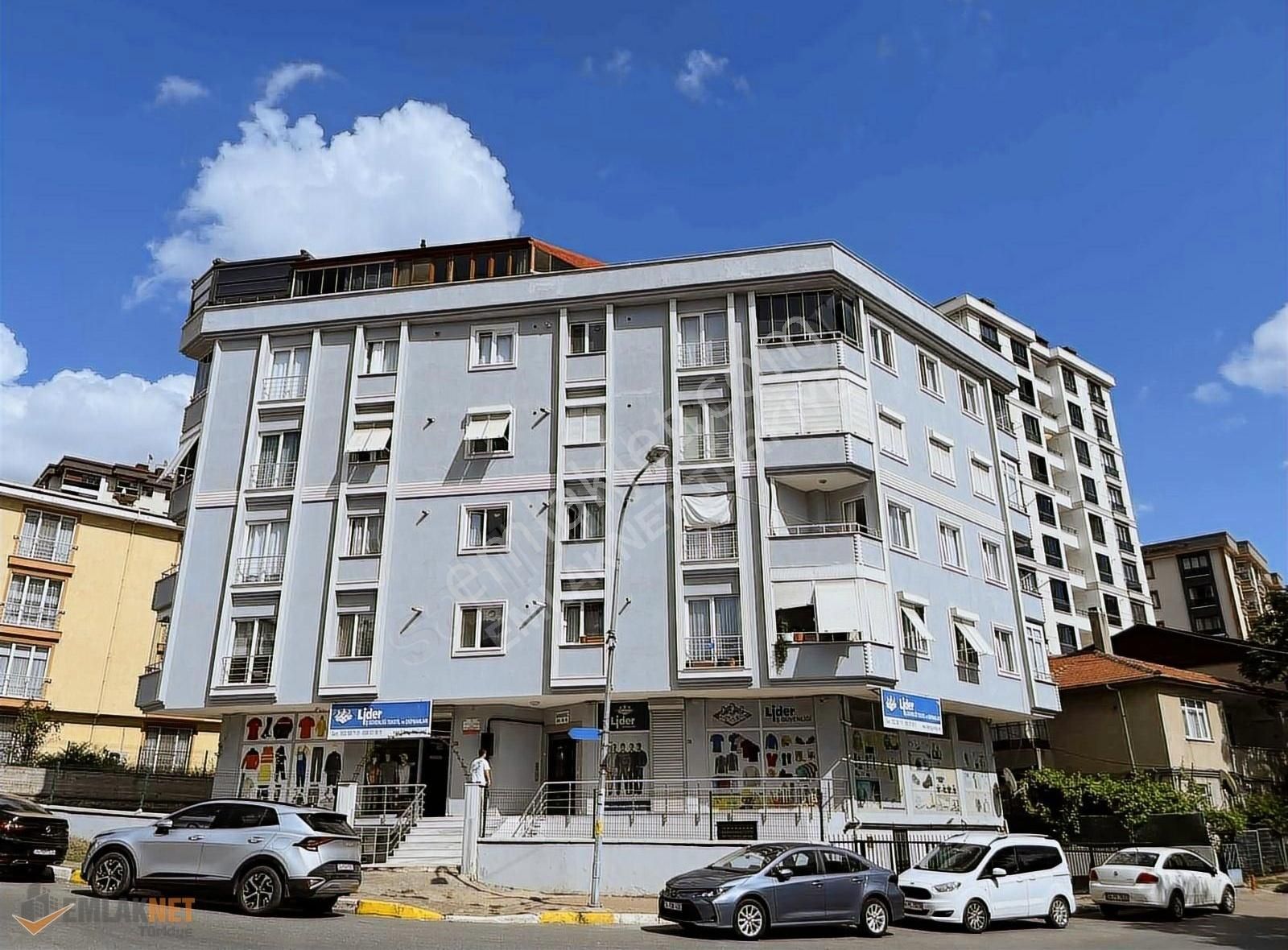 Pendik Çınardere Satılık Daire PENDİK ÇINARDERE CADDE ÜZERİ GENİŞ 4+2 DUBLEKS SATILIK DAİRE