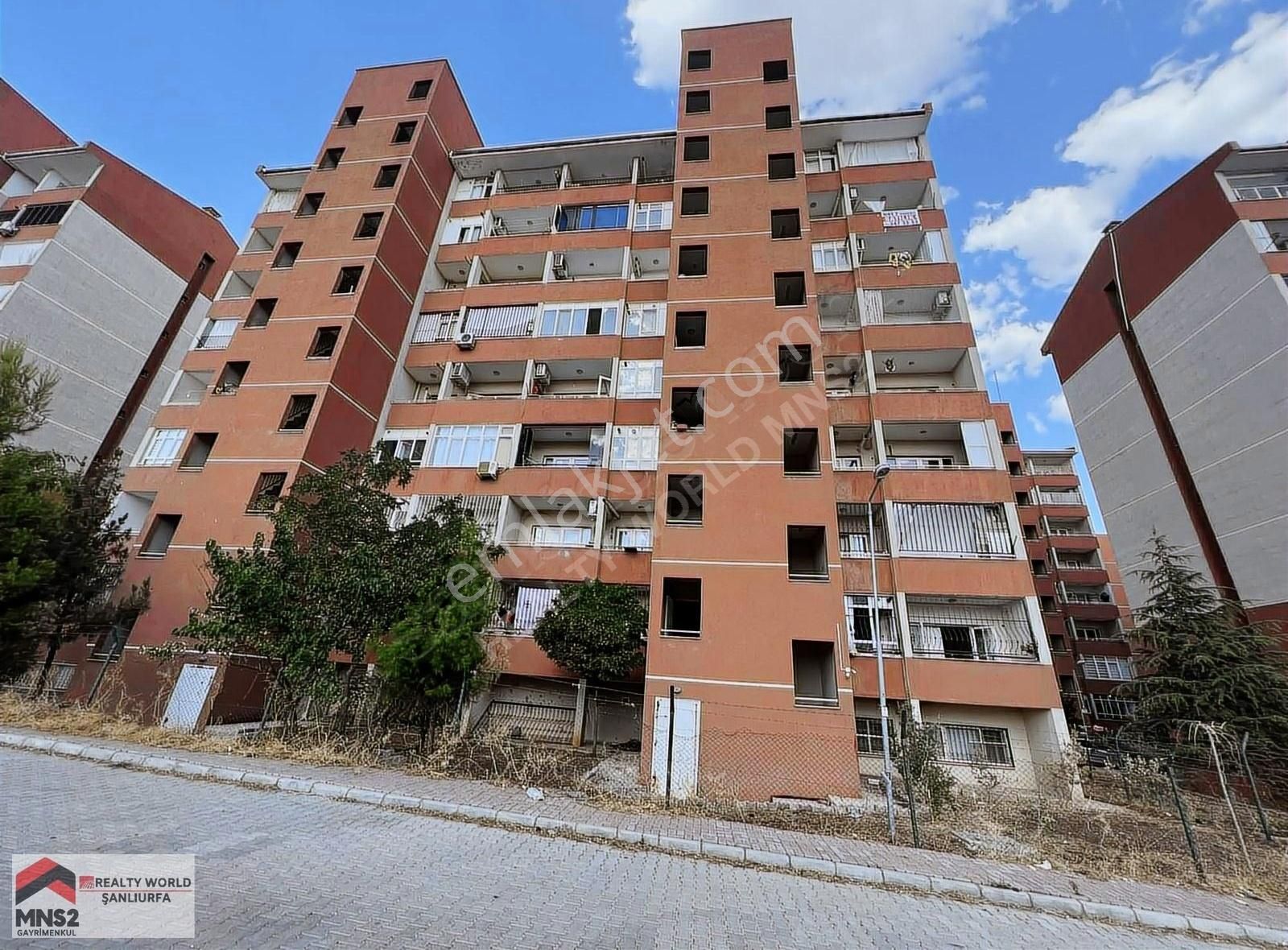 Karaköprü Seyrantepe Satılık Daire REALTYWORLD ŞAHİN ÖNCELDEN ŞAHİN DEN SATILIK BAKIMLI HAVADAR 2+1