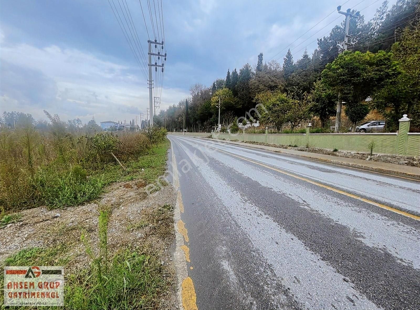 Söğütlü Akarca Satılık Konut İmarlı Akarcada Cadde Üzerinde 544 M2 Köşe Konumda Satılık İmarlı Arsa