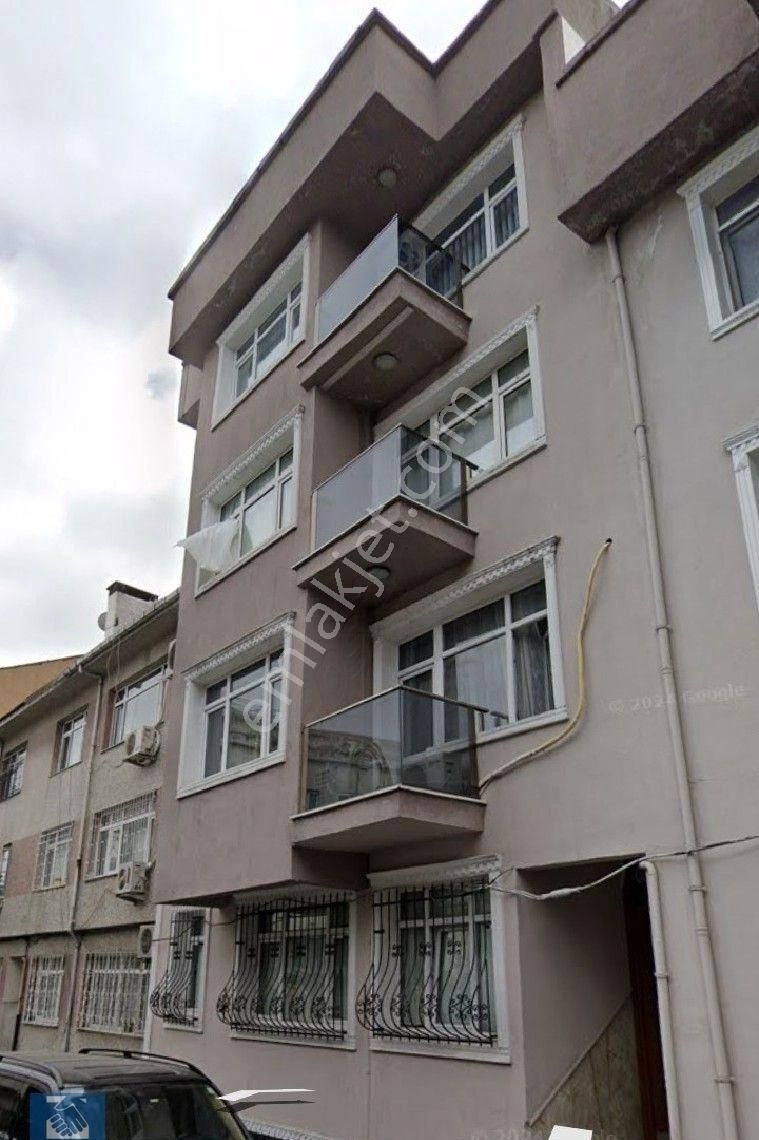 Fatih Karagümrük Kiralık Daire VATAN CADDESİNDEKİ EMLAKBANK KONUTLARI ARKASINDA PARK MANZARALI 3+1 2. KAT DAİRE