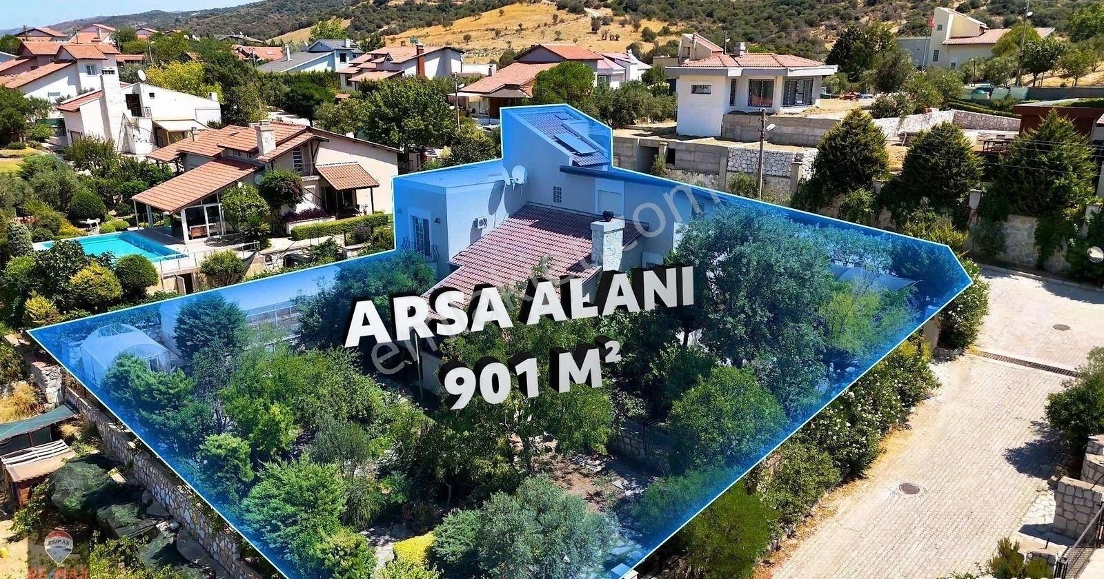 Urla Bademler Satılık Villa Urla Hekimköy Sitesinde 901 M2 Arsa İçinde Satılık Lüks Villa