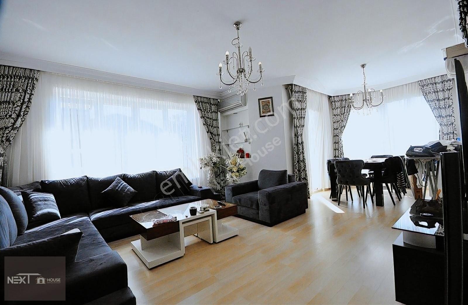 Bahçelievler Yenibosna Merkez Satılık Daire Next House'dan Yenibosna Selvi Evlerin'de Arakat 3+1 150m2 Daire