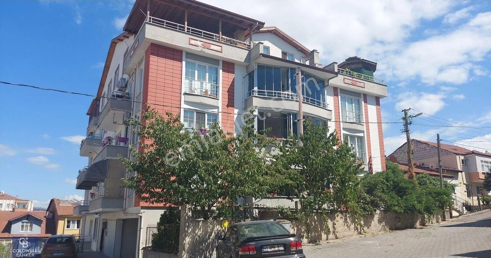 Derince Dumlupınar Satılık Daire Cb Akademi Dumlupınar Satılık 3+1 Yapılı Ferah Daire