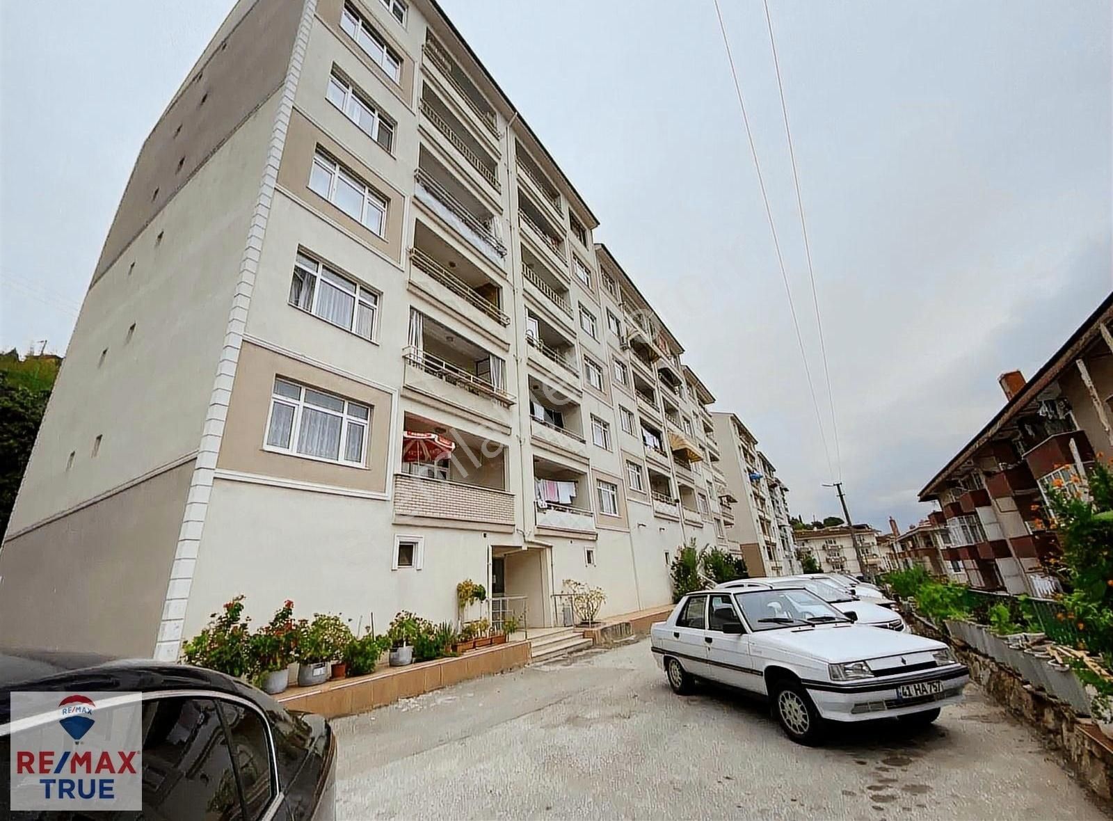 İzmit Yeni Satılık Daire DENİZ MANZARALI ACİL SATILIK DAİRE