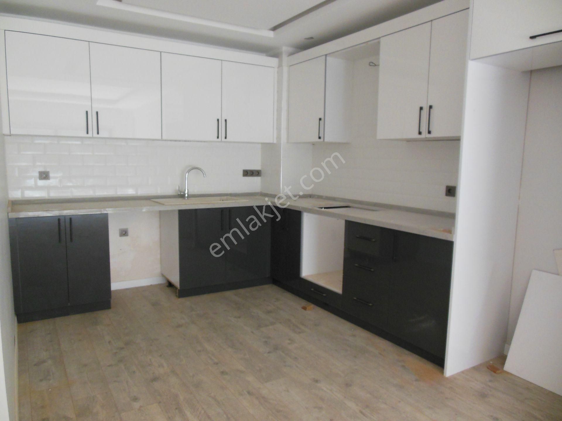 Menderes Altıntepe Satılık Müstakil Ev ALTINTEPEDE MÜKEMMEL KONUMDA DAİRE FİYATINA 3+1 VİLLA