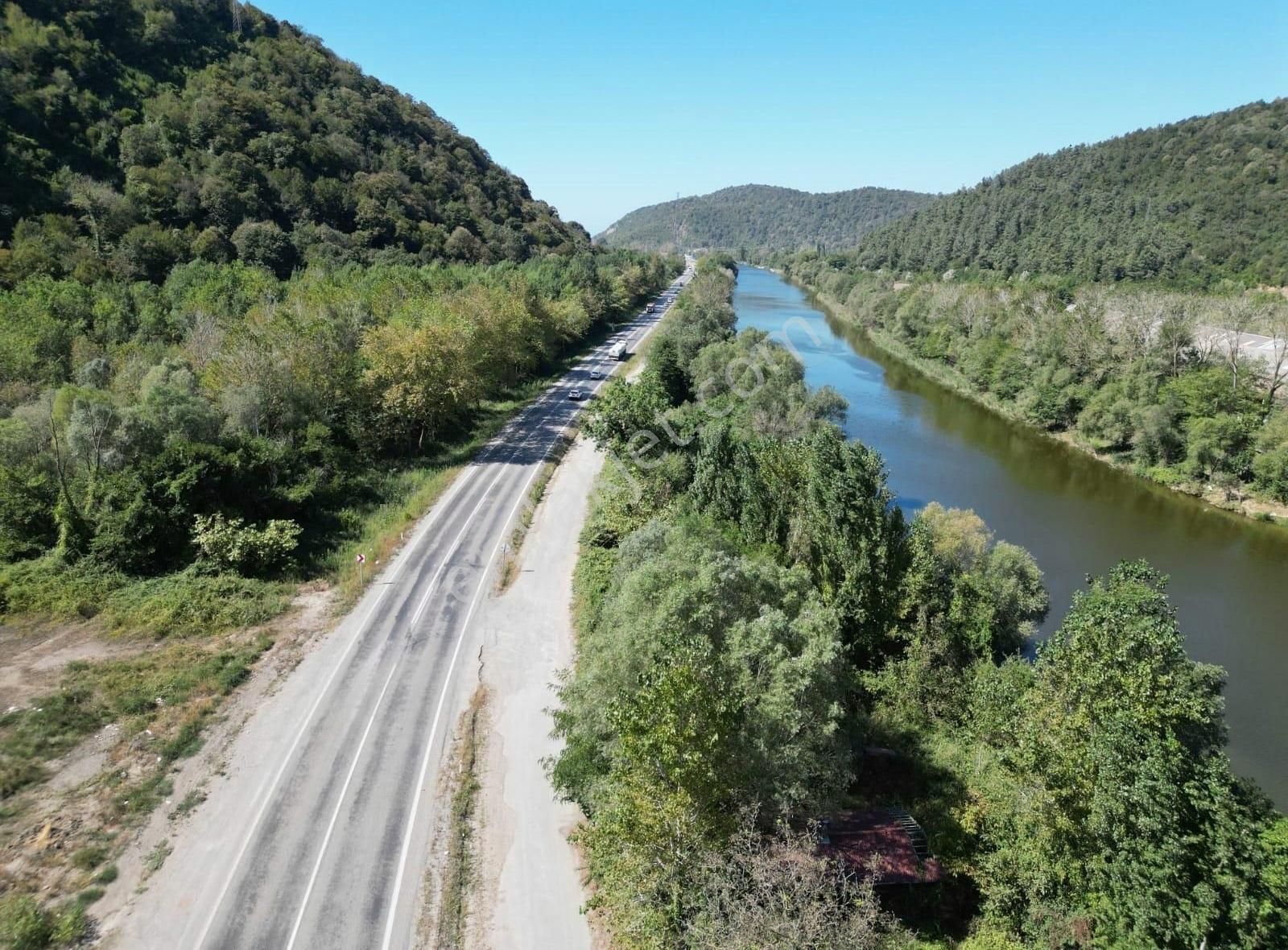 Bartın Merkez Gürgenpınarı Köyü Satılık Tarla ALTIN EMLAKTAN SATILIK LİMANA 7KM ANA YOL KENARINDA ARSA