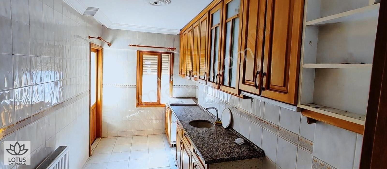 Ayvalık 150 Evler Satılık Daire 150 EVLER MAH. MERKEZİ KONUMDA KREDİYE UYGUN SATILIK DAİRE