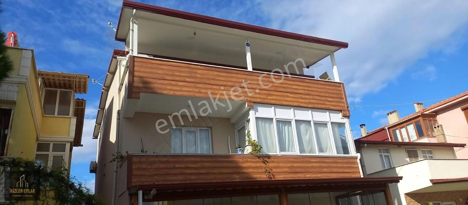 Burhaniye Öğretmenler Satılık Daire İKİZLER EMLAK'TAN ÖĞRETMENLERDE DENİZE 600MT 2+1 SATILIK DAİRE