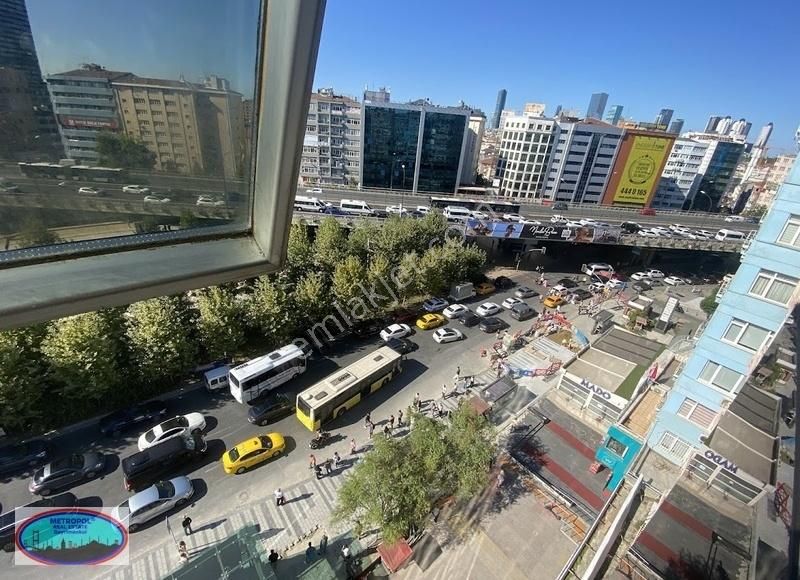 Şişli Fulya Satılık Ofis Şişli Fulya Mecidiyeköy Meydanda E-5 Cepheli Metro Çıkışı Ofis