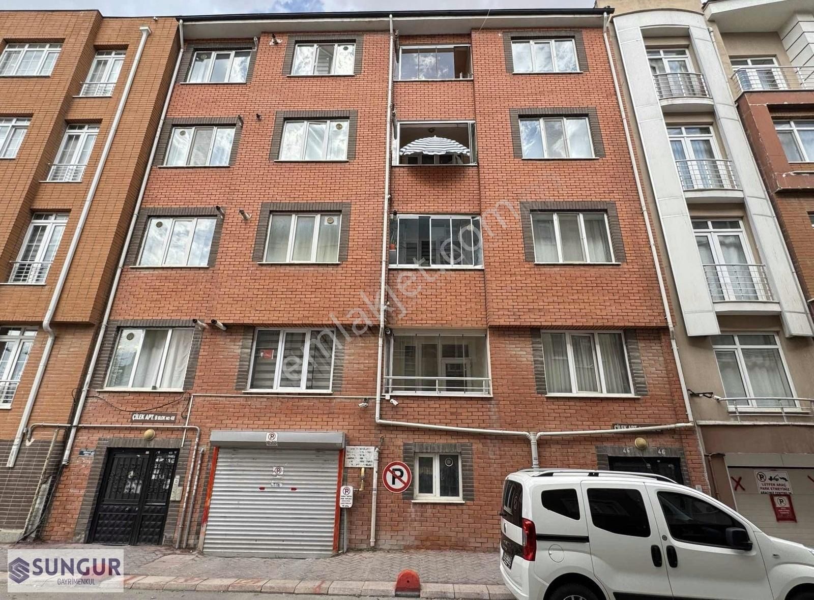 Tepebaşı Yenibağlar Kiralık Daire Sungur'dan Yenibağlar Hacıhüsnü Sk'ta Kiralık 1+1 Ara Kat Daire