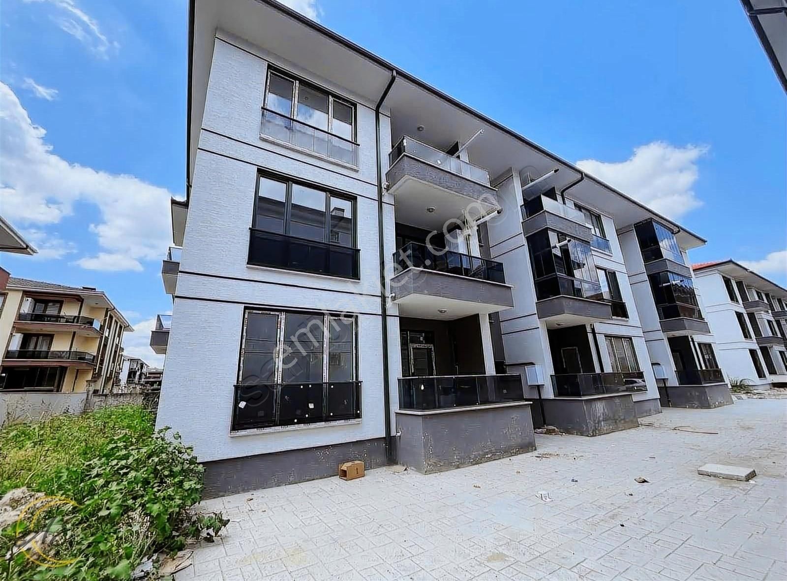 Arifiye Fatih Satılık Daire AYŞE EMLAKTAN FIRSAT DAİRE