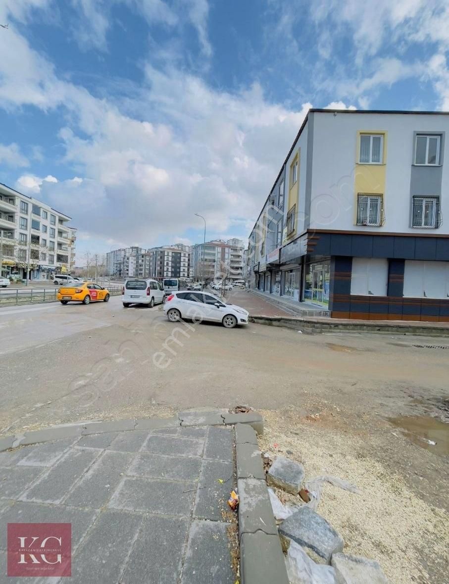 Şehitkamil Karacaahmet Satılık Dükkan & Mağaza KARACAAHMETTE SATILIK 75 METRE CADDE MAĞAZALARDA DÜKKAN