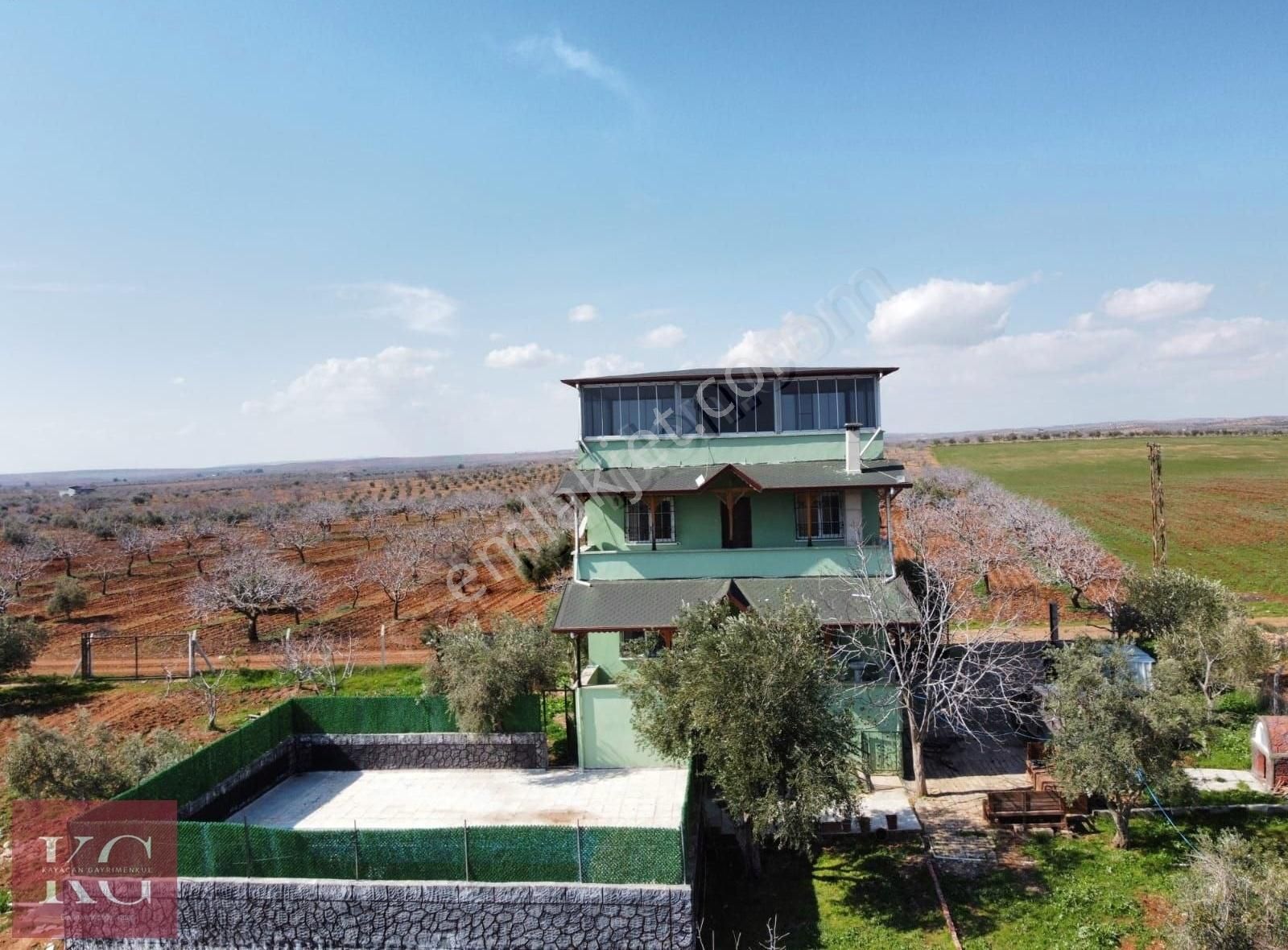 Oğuzeli Sergili Satılık Bağ & Bahçe OĞUZELİNDE SATILIK 4 DÖNÜM 3 KATLI EVİ HAVUZLU BAĞEVİ