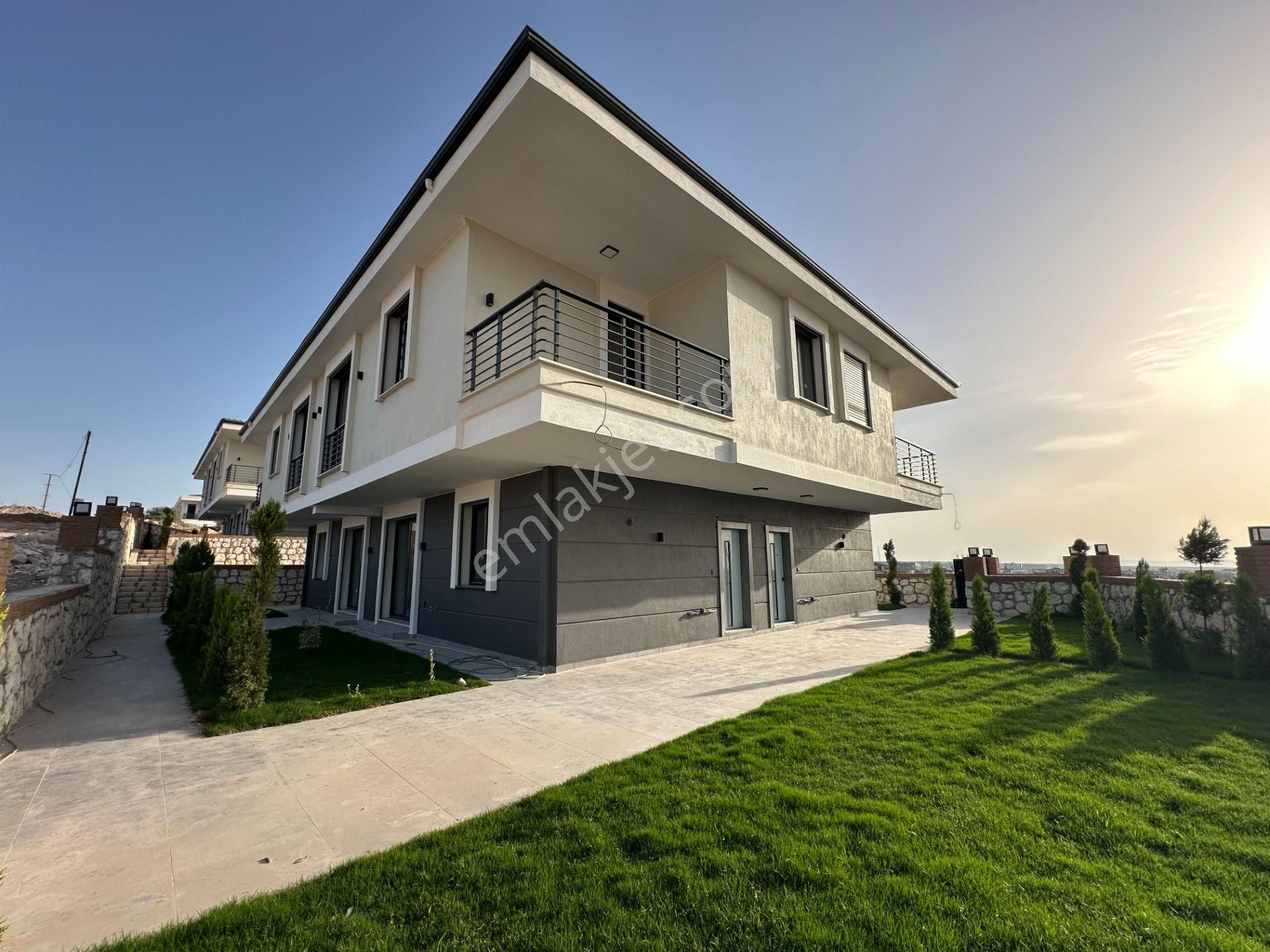 Didim Hisar Satılık Villa  Villacı Onurdan Didim'de Satılık 3+1 Müstakil ,Bahçeli,Havuzlu Villar