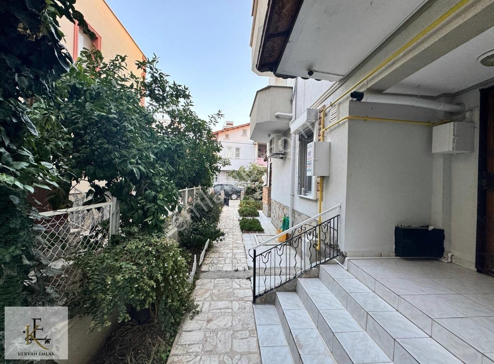 Burhaniye Öğretmenler Satılık Villa KERVANDAN ÖĞRETMENLER MAH.DE 4+1 TRİPLEX VİLLA