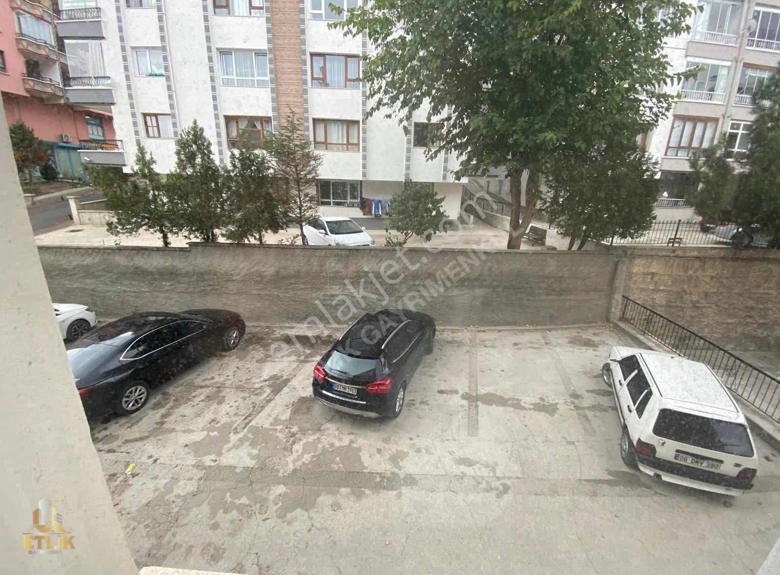 Keçiören Yeşiltepe Satılık Daire ETLİK GAYRİMENKUL'DEN ARA KAT GENİŞ 3+1 FIRSAT DAİRE