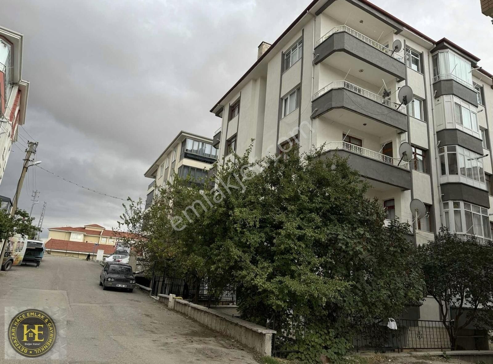 Beypazarı Hacıkara Satılık Daire HÂCE EMLAKTAN 3+1 merkezi konumda