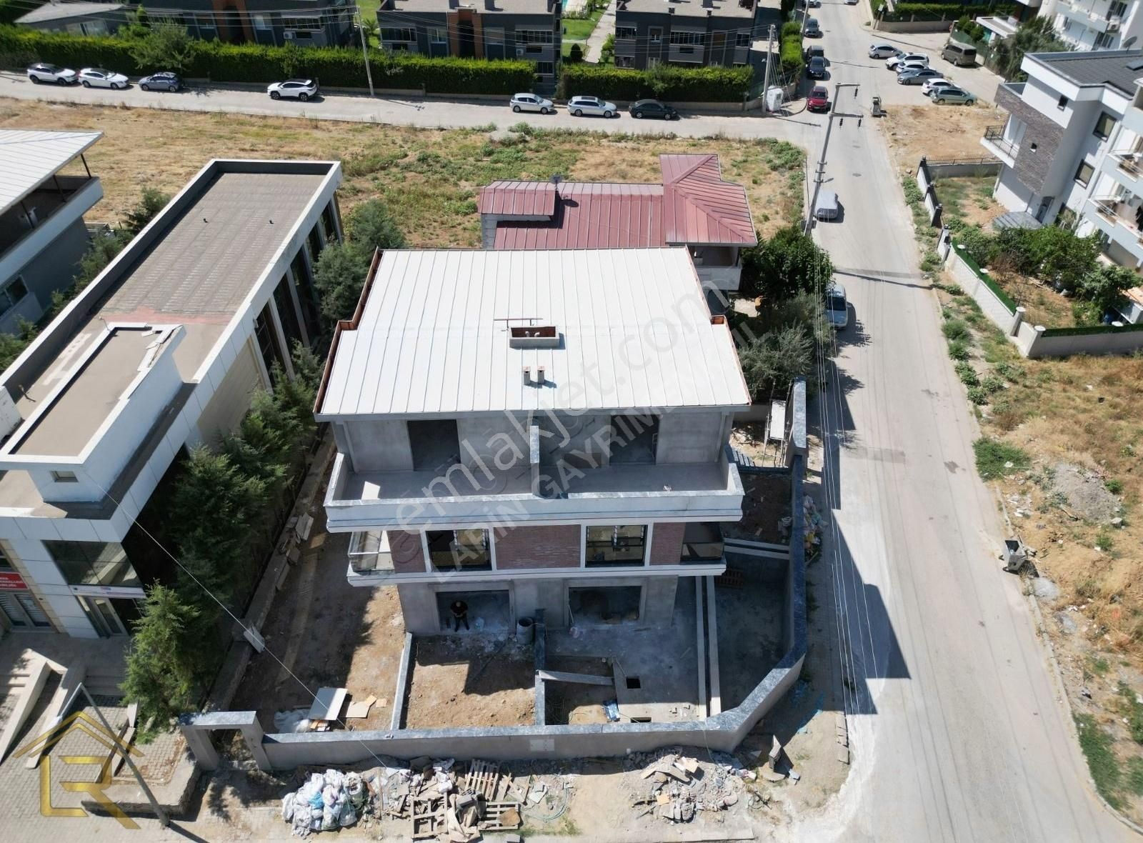 Menderes Barbaros Satılık Villa LARİNDEN BARBAROS MAH. ÖNÜ AÇIK BODRUM KATLI SATILIK VİLLA