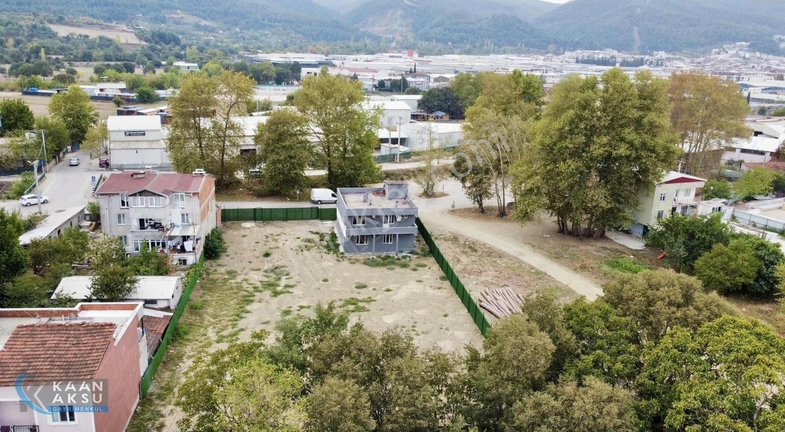 Demircide 1.812m2 Elektrik-su-doğalgaz Var İdari Binalı 150.000₺