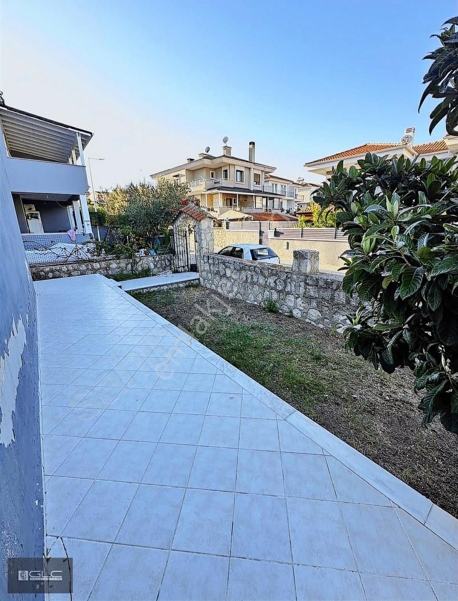 Çeşme Alaçatı Satılık Villa ÇEŞME ALAÇATI'DA 3+1 240 m2 ARSAYA SAHİP SATILIK YAZLIK