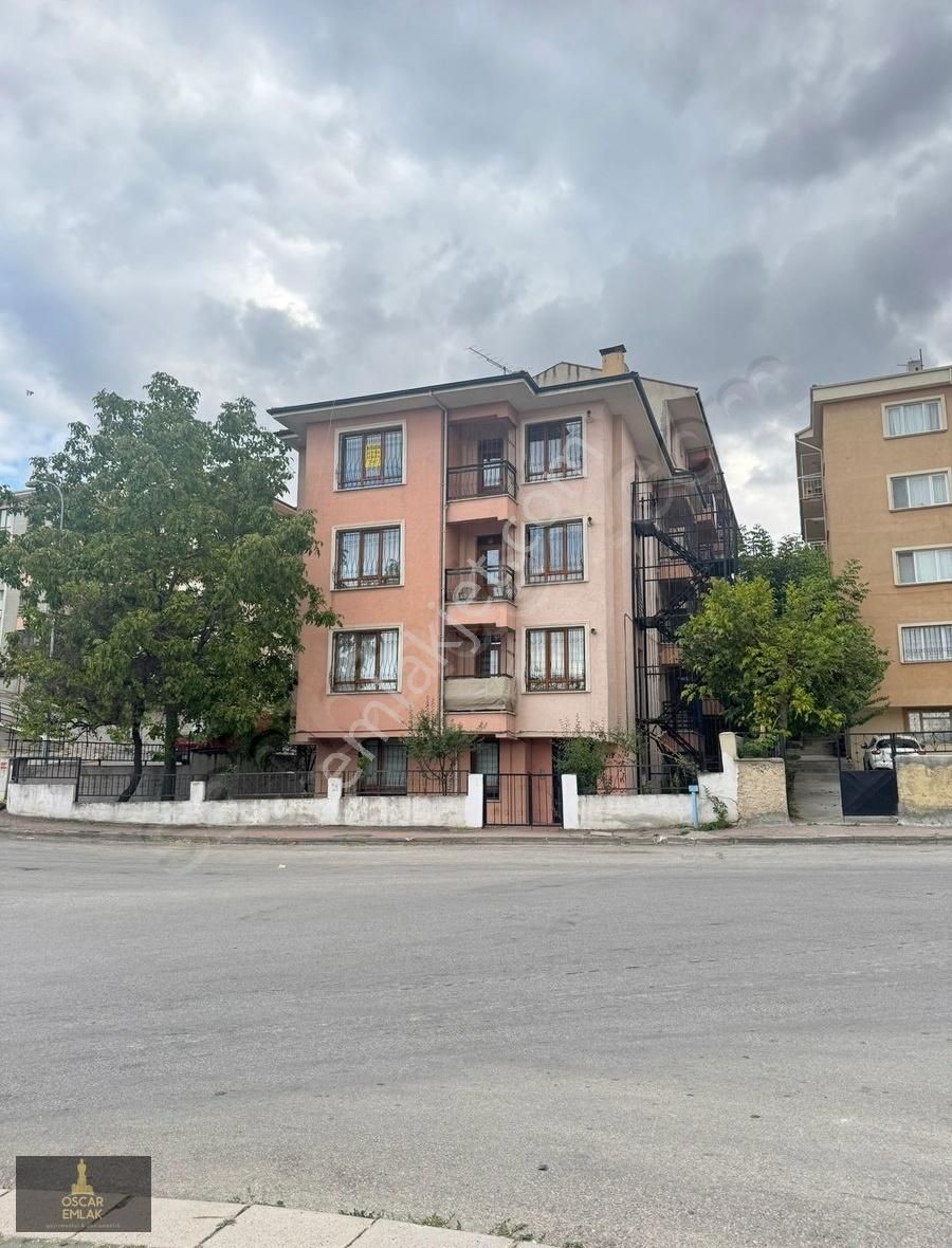 Odunpazarı Göztepe Kiralık Daire OSCAR'DAN GÖZTEPE MAHALLESİNDE ÖNÜ AÇIK ÇİFT BALKONLU 3+1