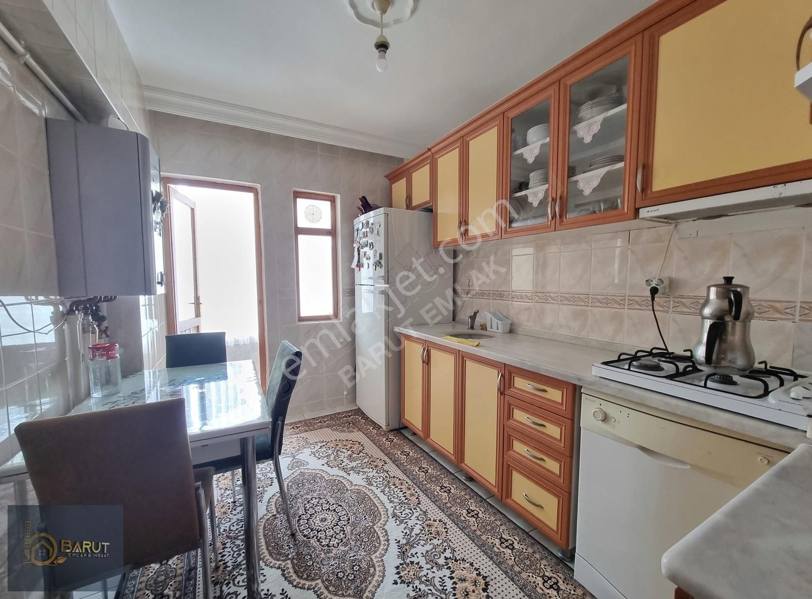 Pursaklar Fatih Satılık Daire BARUT'TAN HİCRET CAMİ YAKINI 2. KAT ÖN CEPHE MASRAFSIZ 3+1 DAİRE