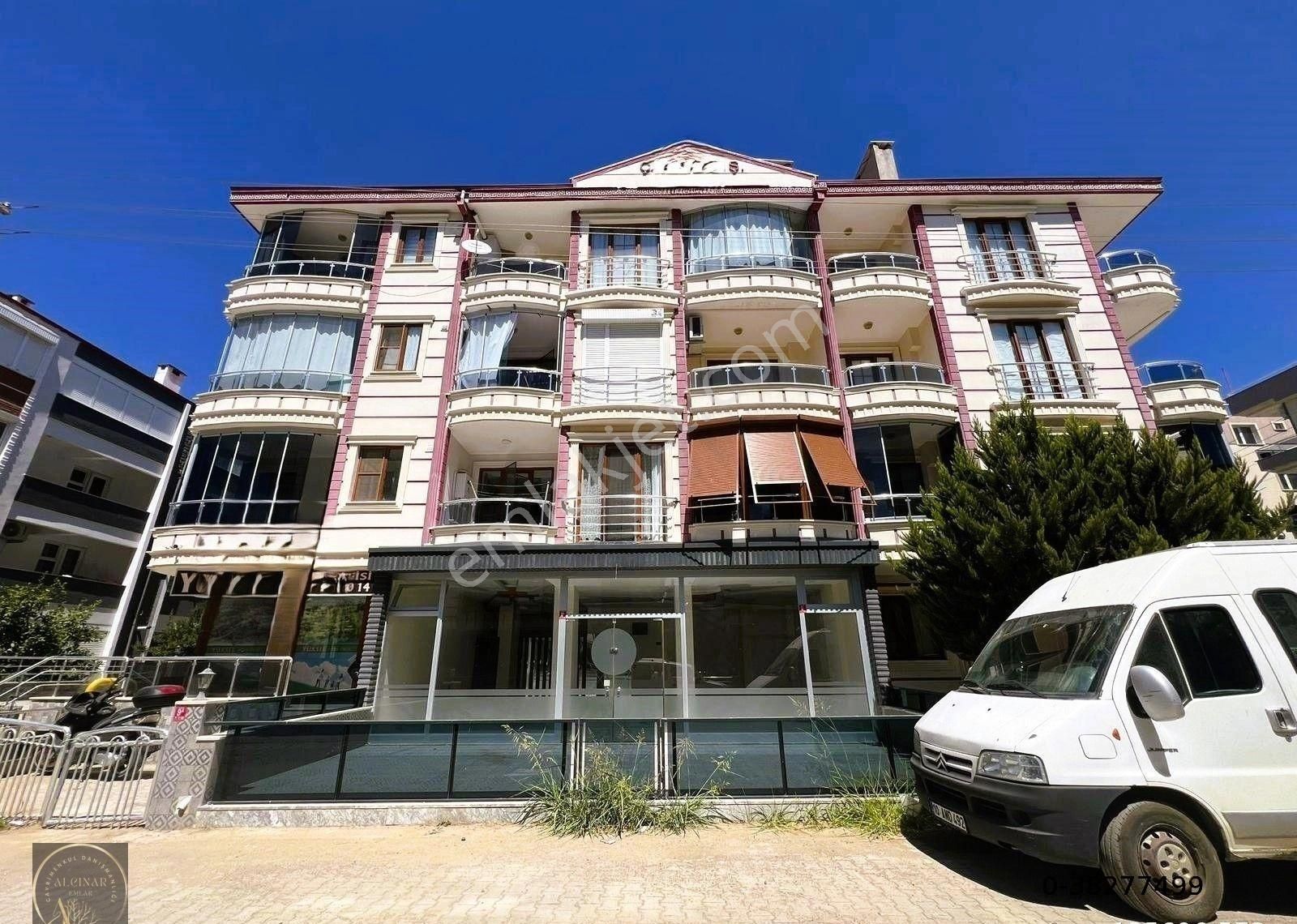 Edremit Altınkum Satılık Daire 🏡🏡ALÇINAR EMLAKTAN ARAKAT ÖNCEPHE AYRI MUTFAK ÇİFT BALKON 2+1 🏡🏡