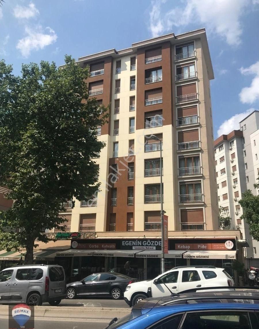 Kadıköy Suadiye Satılık Daire Suadiye'de Genç Binada Çok Seçkin Dekorasyonlu 2+1 Daire