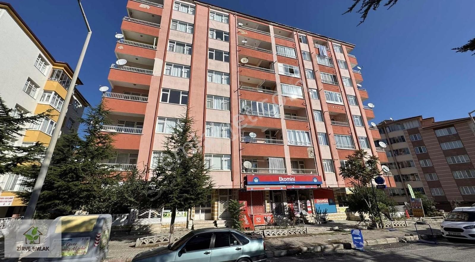 Akşehir Yeni Satılık Daire ZİRVE EMLAK SATIYORR 3.KAT 3+1 140M2 ASANSÖRLÜ DAİRE KAÇMAZ..