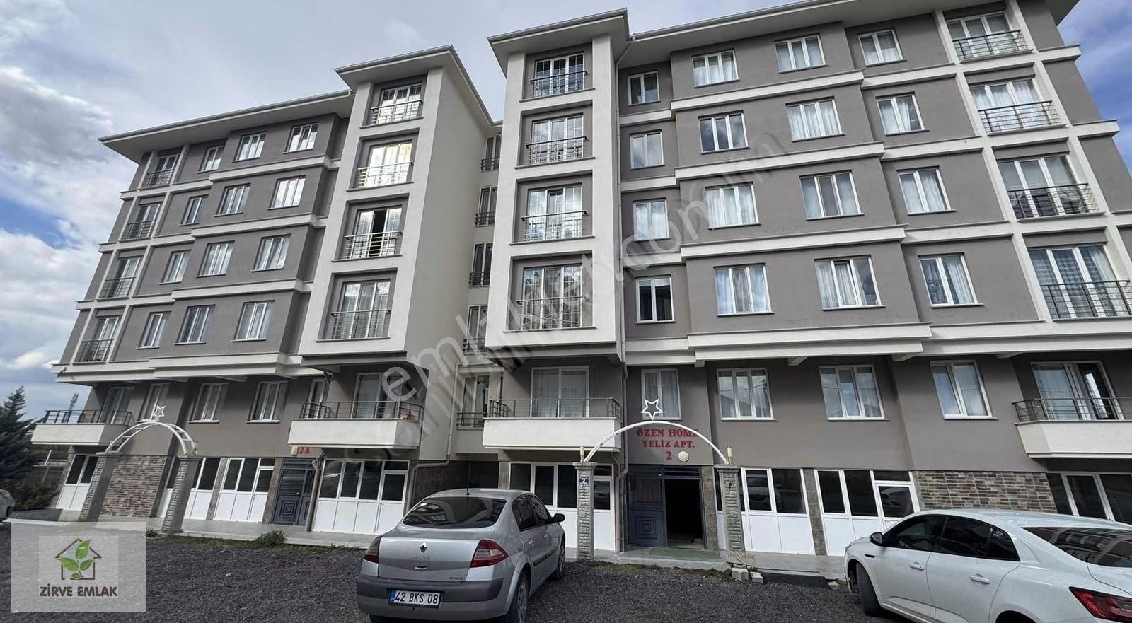 Akşehir Yeni Satılık Daire ZİRVE EMLAK SATIYORR 2+1 100M2 4.KAT 3 YILLIK DAİRE KAÇMAZ..