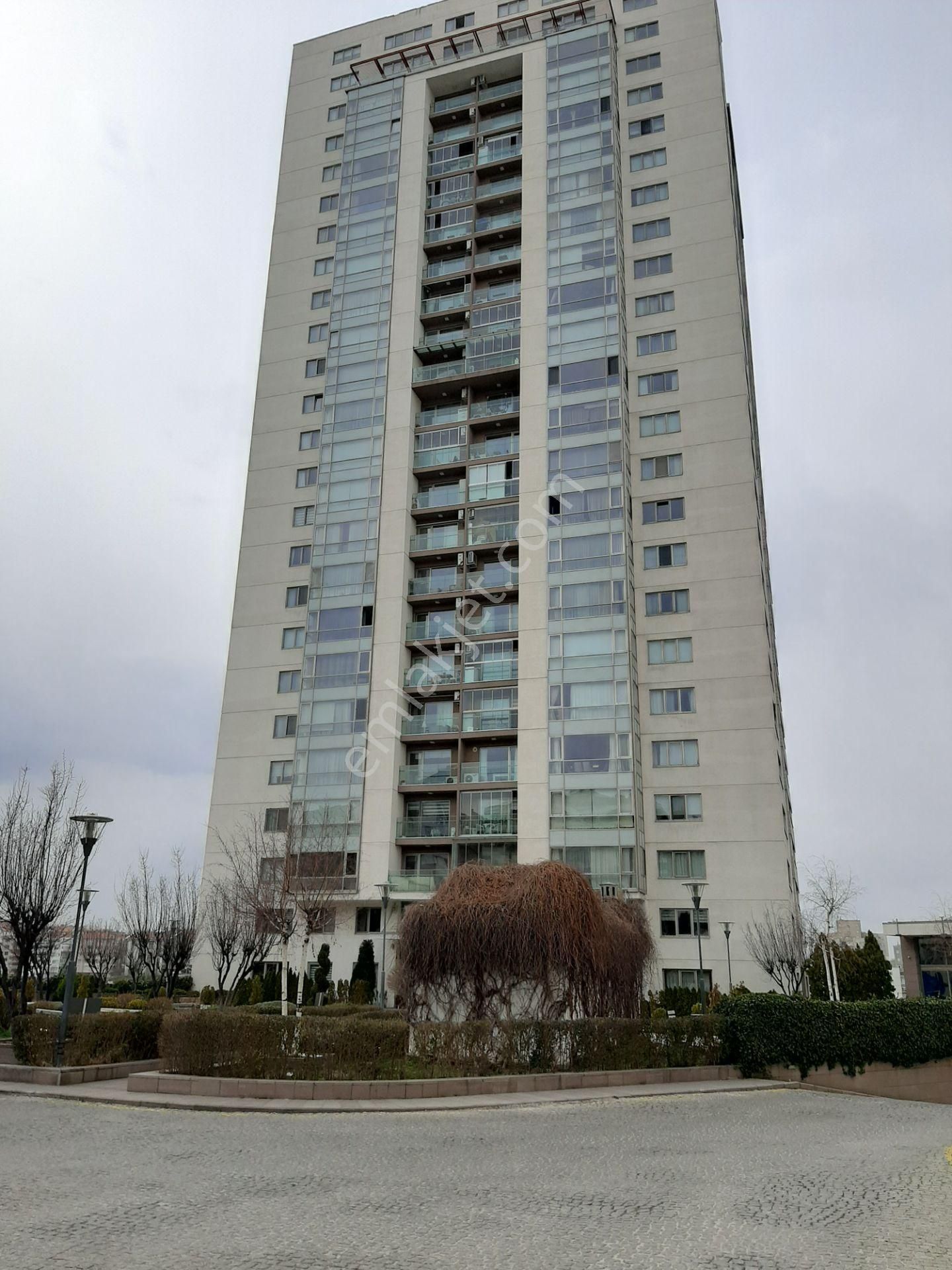 Çankaya Güzeltepe Satılık Daire  PARK VADİ EVLERİ A1 BLOKTA 5.KAT 4+1 220 m2 YAPILI GÜNEY DOĞU